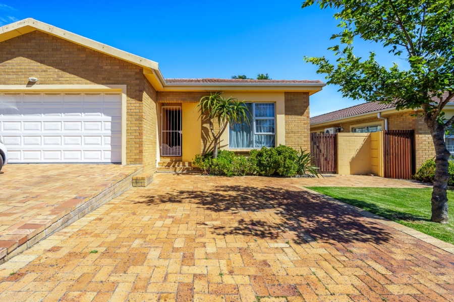 3 Bedroom Property for Sale in Sonstraal Heights Western Cape
